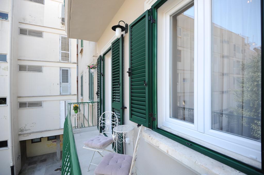 Silver & Gold Luxury Rooms Zadar Bilik gambar